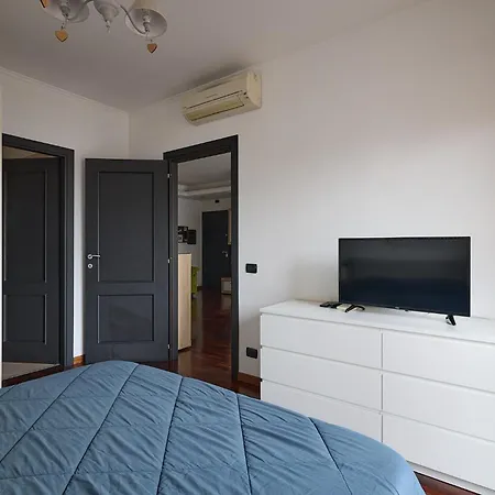 Leonardo Apartment